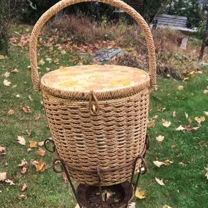 Vintage Dritz sewing basket